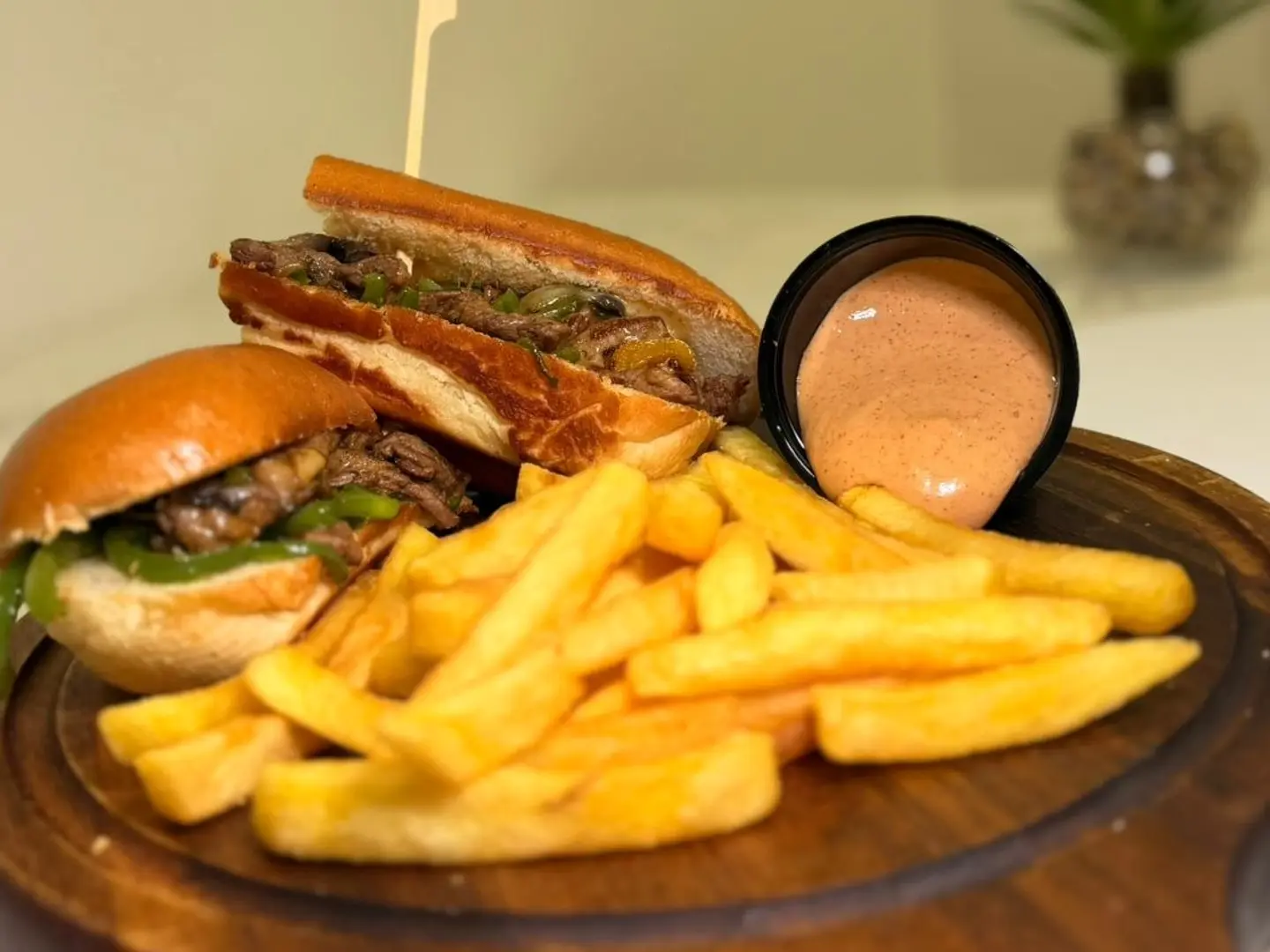 ساندويش ستيك لحم