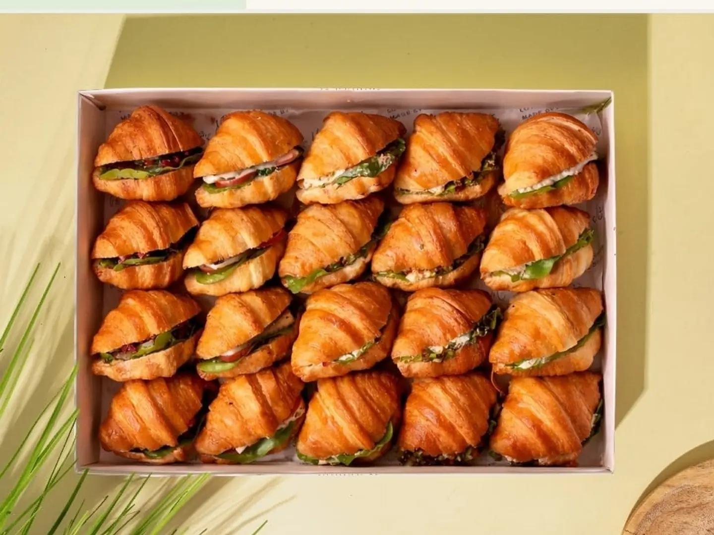 بوكس الكرواسون ساندوتش