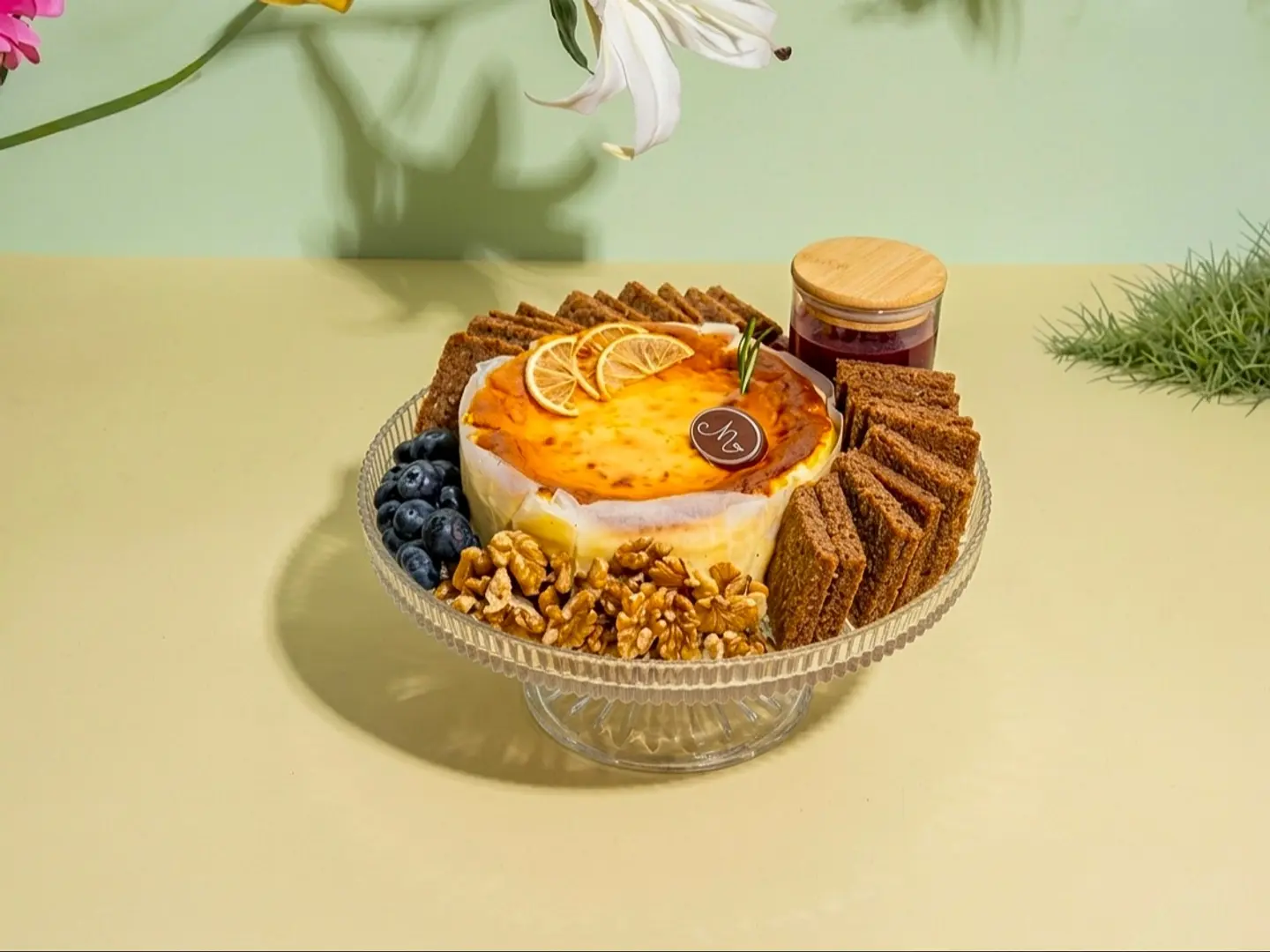 طبق تشيز كيك التوت