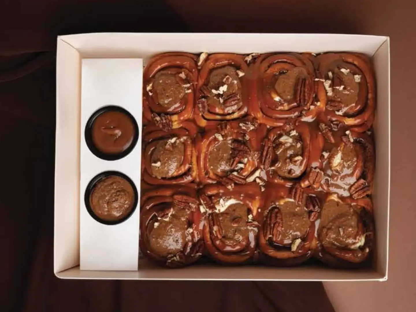 نيني كراميل بيكان رولز