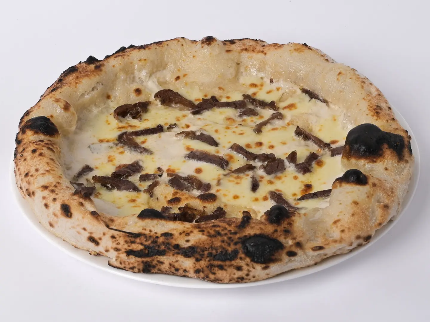 بيتزا اللحم المدخن مع العسل