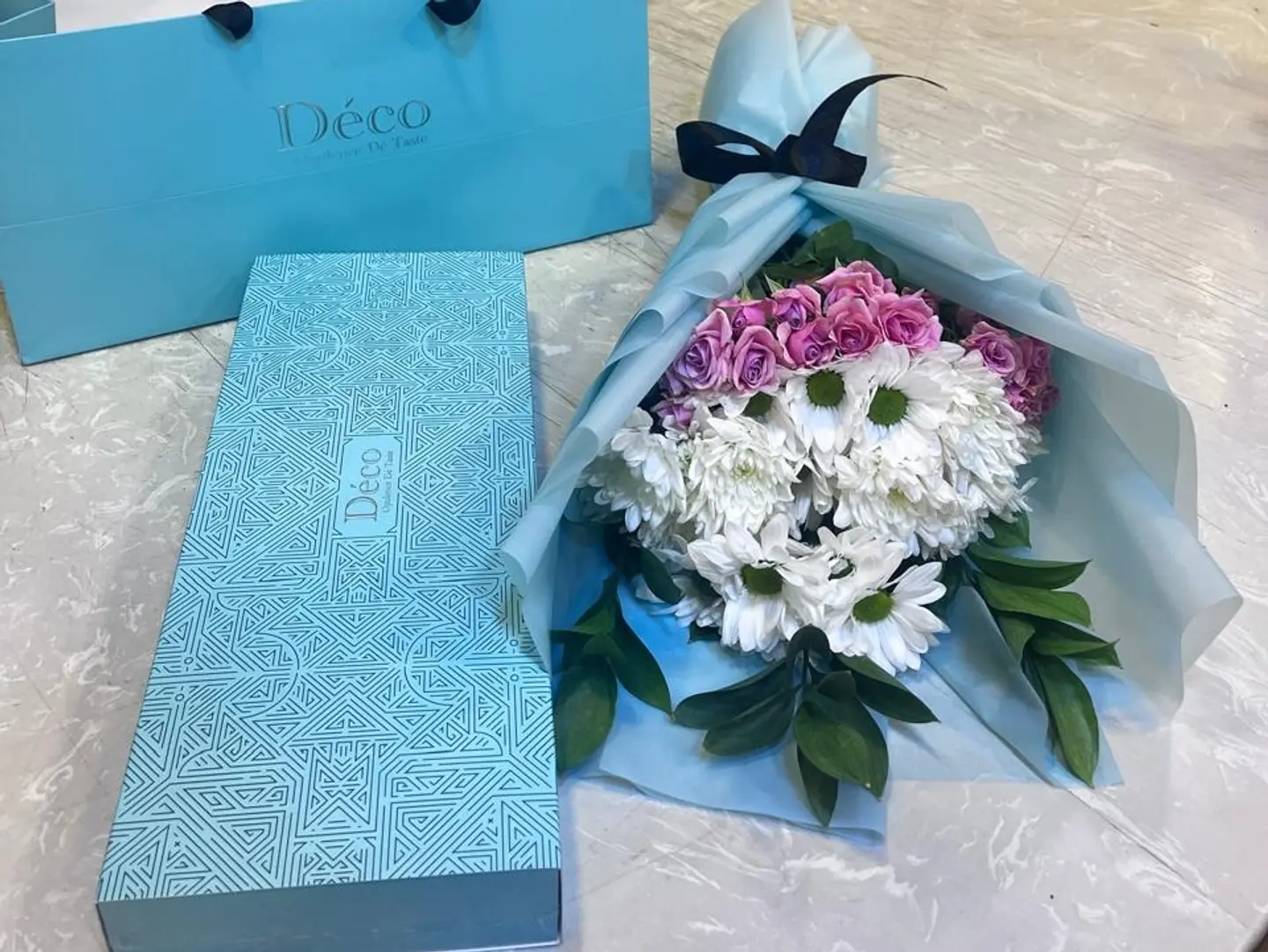 Flower Bouquet With Chocolate