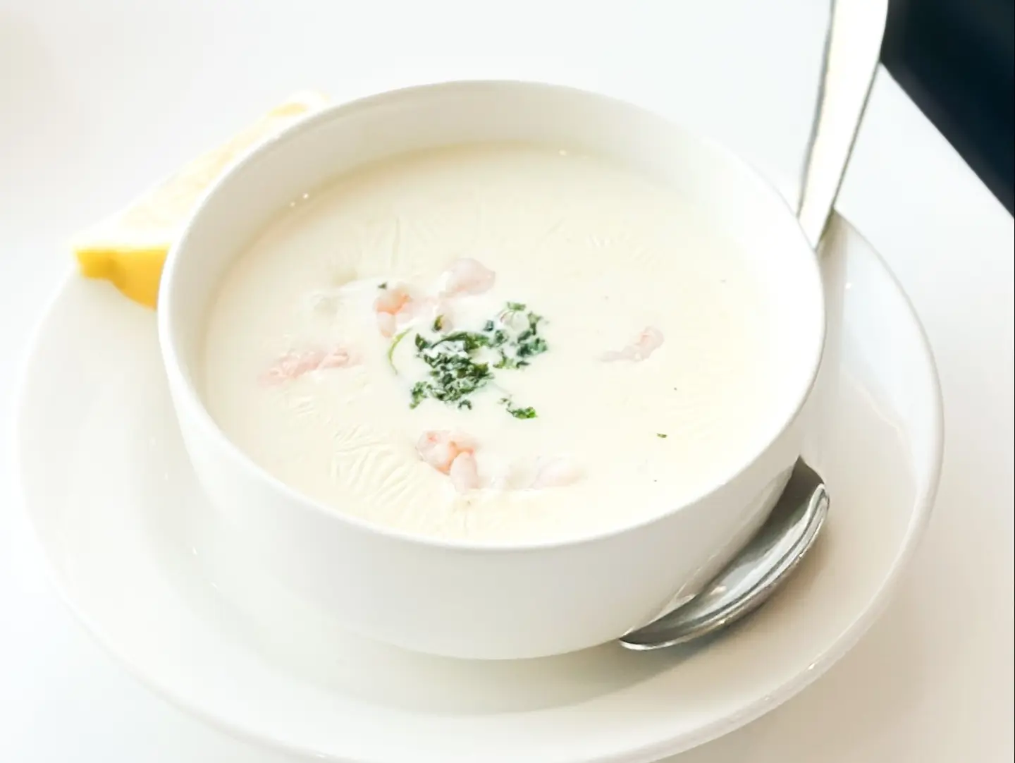 شوربة كريمة السالمون