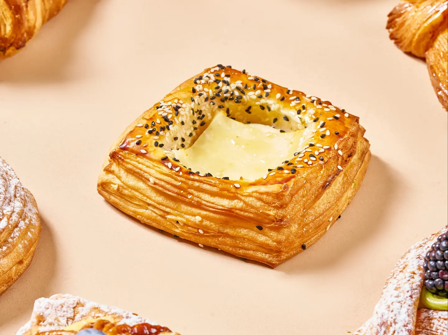 دانيش حلوم بالعسل