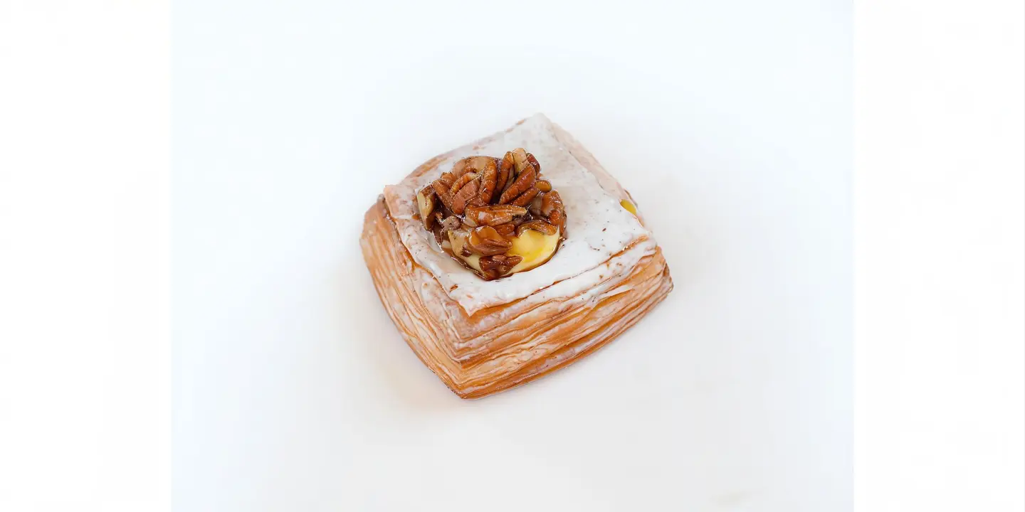 Pecan & Mix Cream Danish