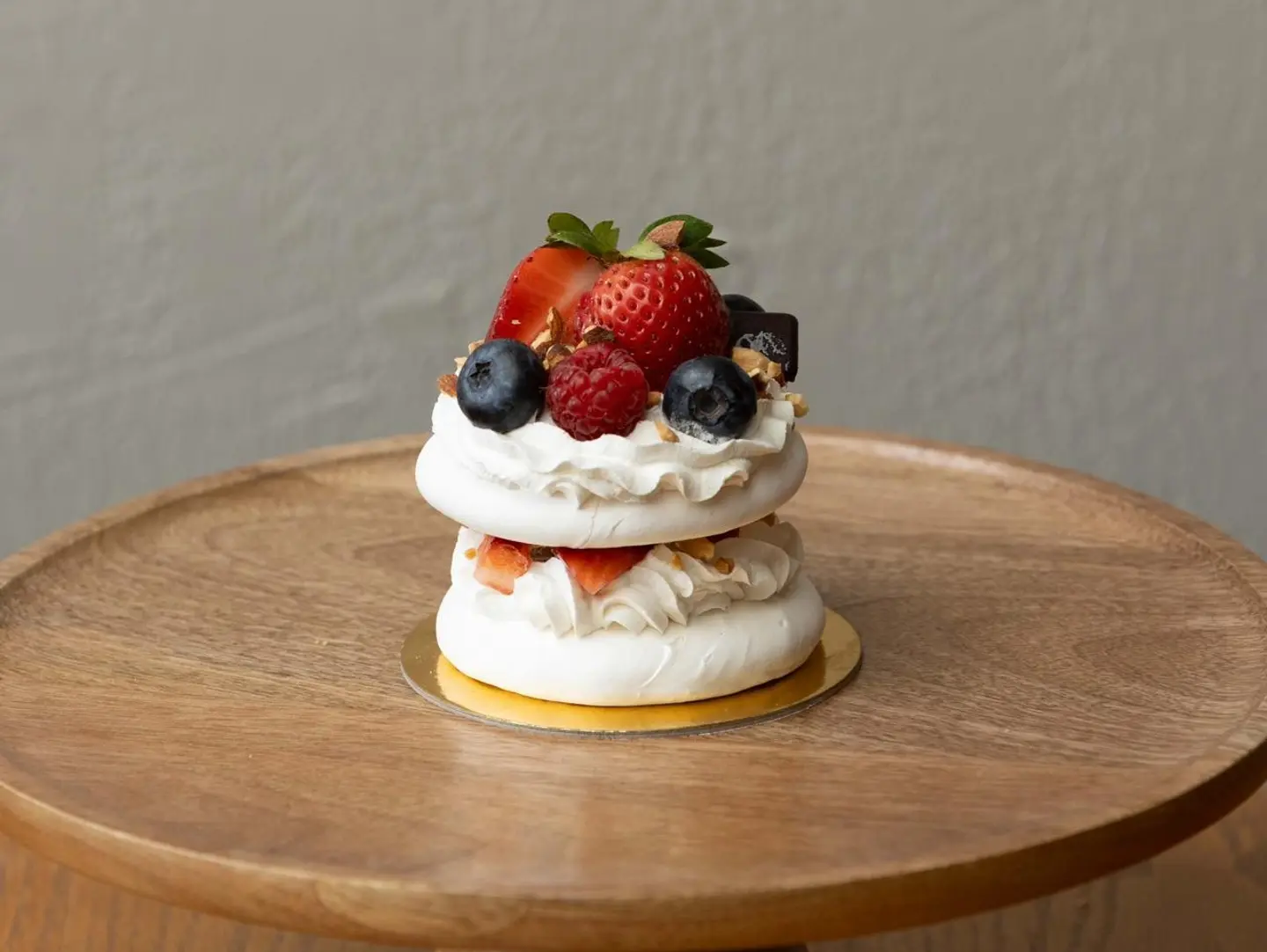 Pavlova Cake - 8 Person