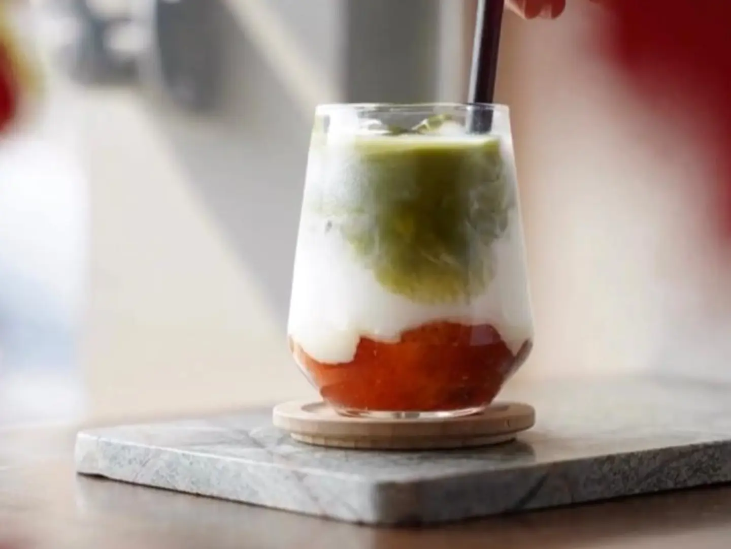 ماتشا لاتيه فراولة المثلج