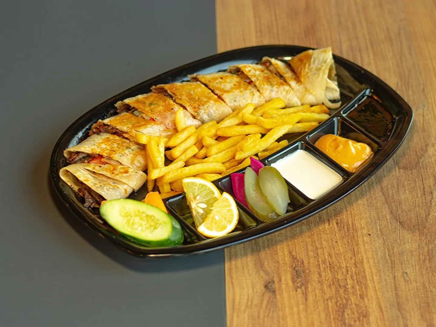 وجبة شاورما عربي لحم