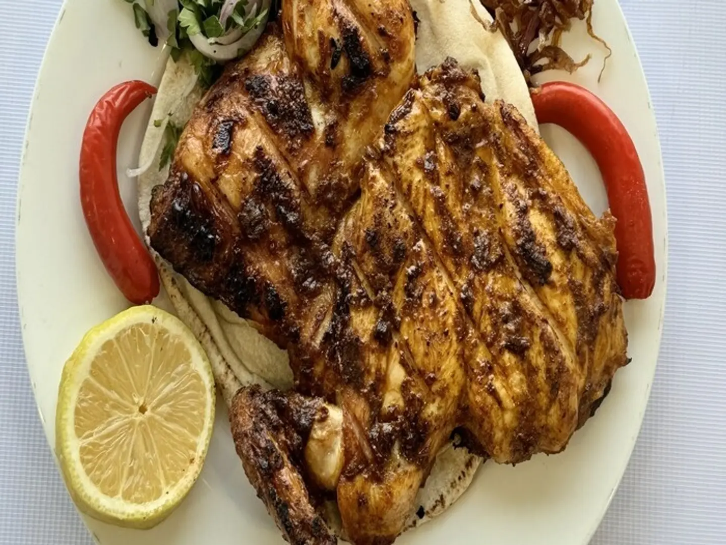 نص دجاج فحم سادة