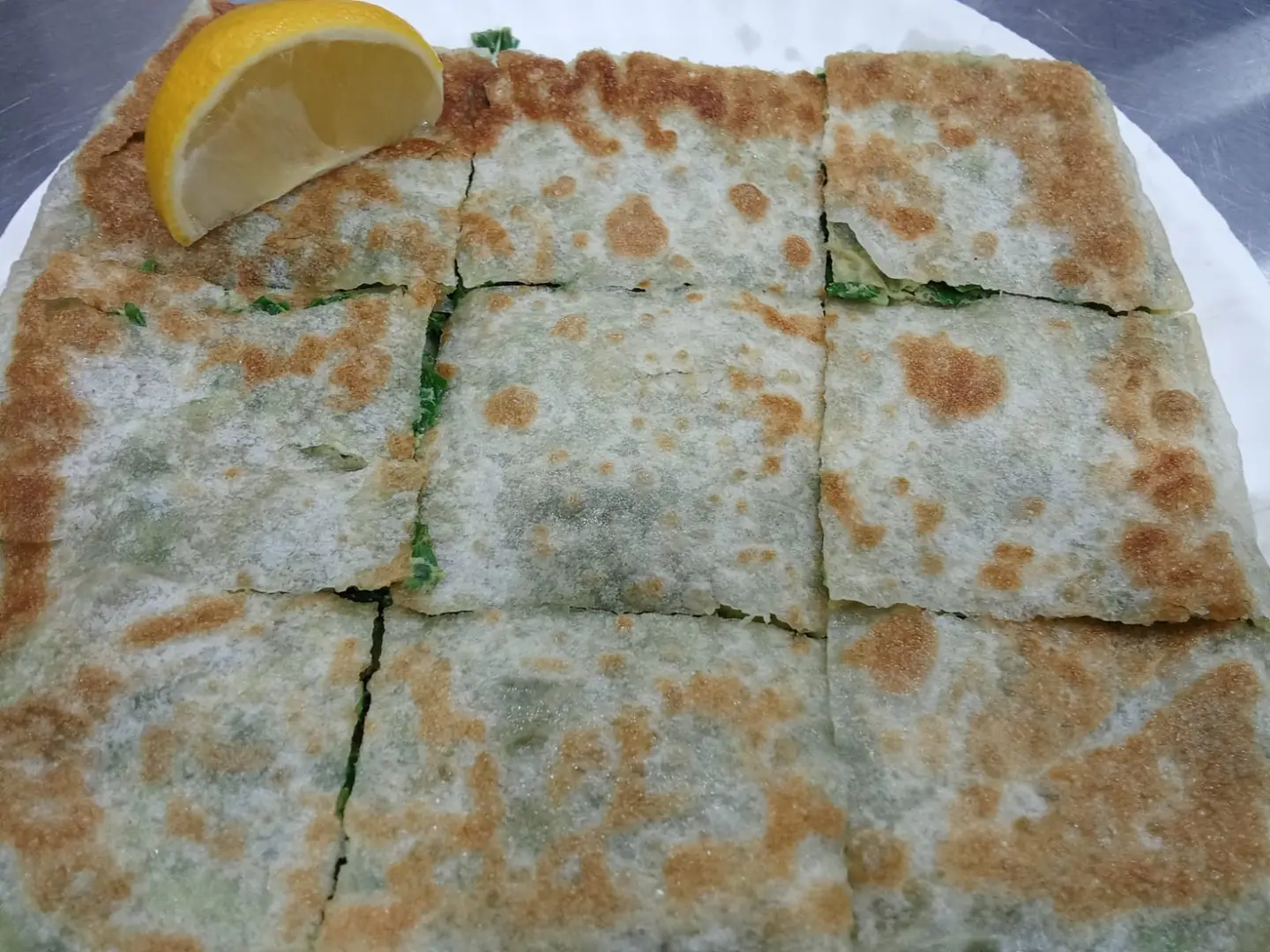 مطبق بالخضار