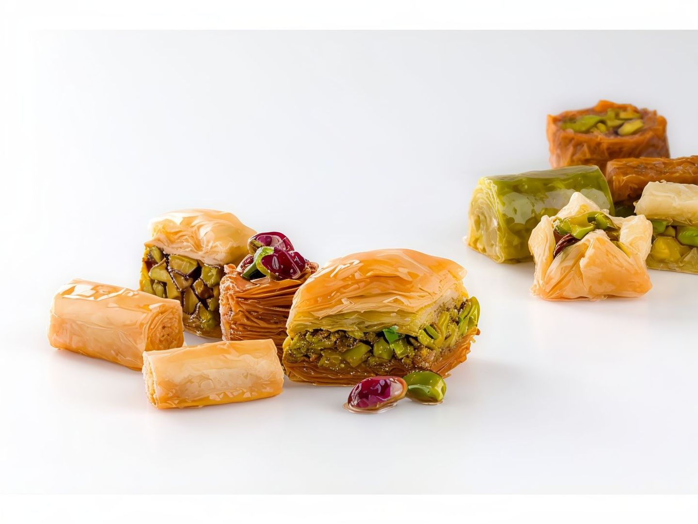 Large Deluxe Mixed Baklava