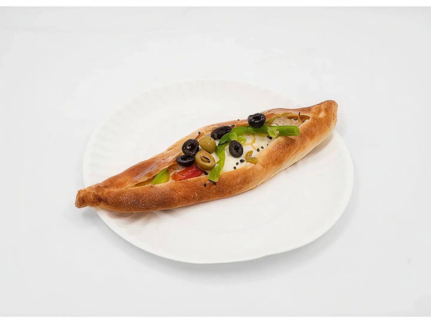 لبنة بالزيتون والجبن