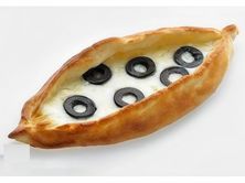 جبن بالزيتون