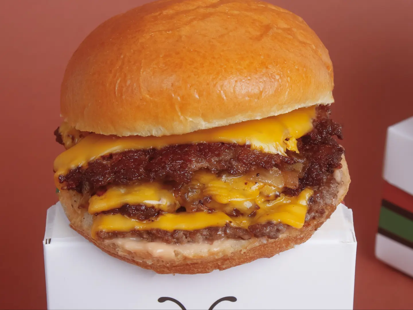 تريبل كلاسيك بيف برجر