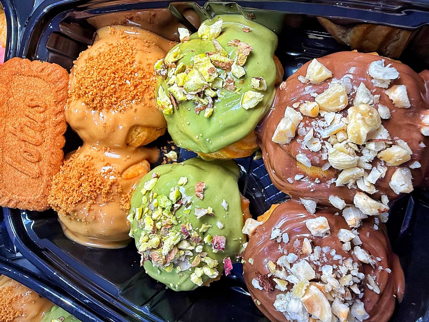 عدنان بولز
