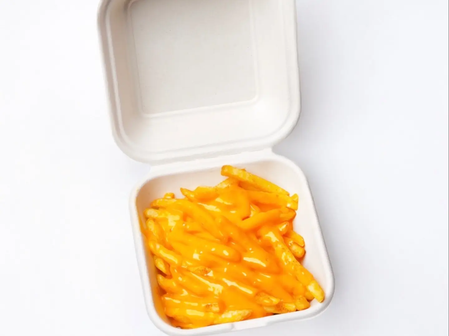 بطاطس مقلية مع جبن شيدر