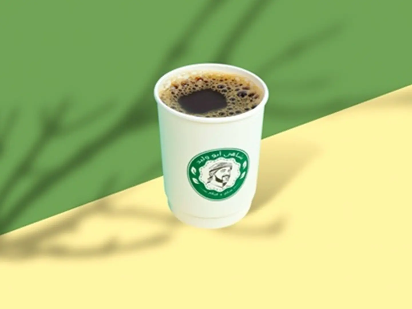 1 لتر قهوة سعودية مع 2 تمر