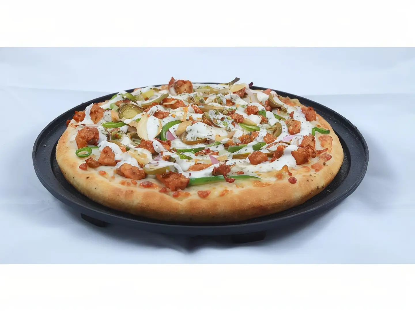 بيتزا مفروم دجاج مع خضار