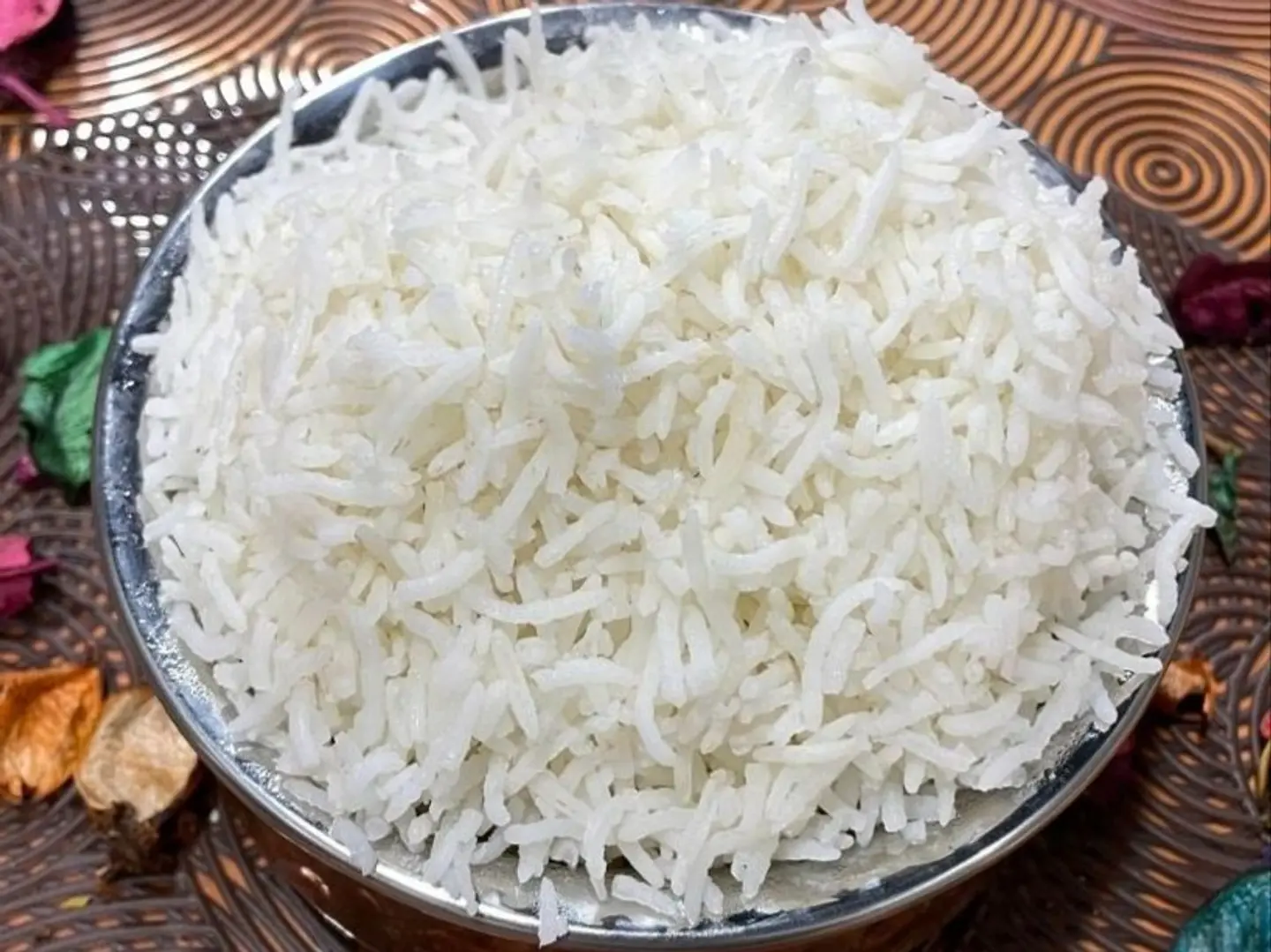 أرز مطهو على البخار