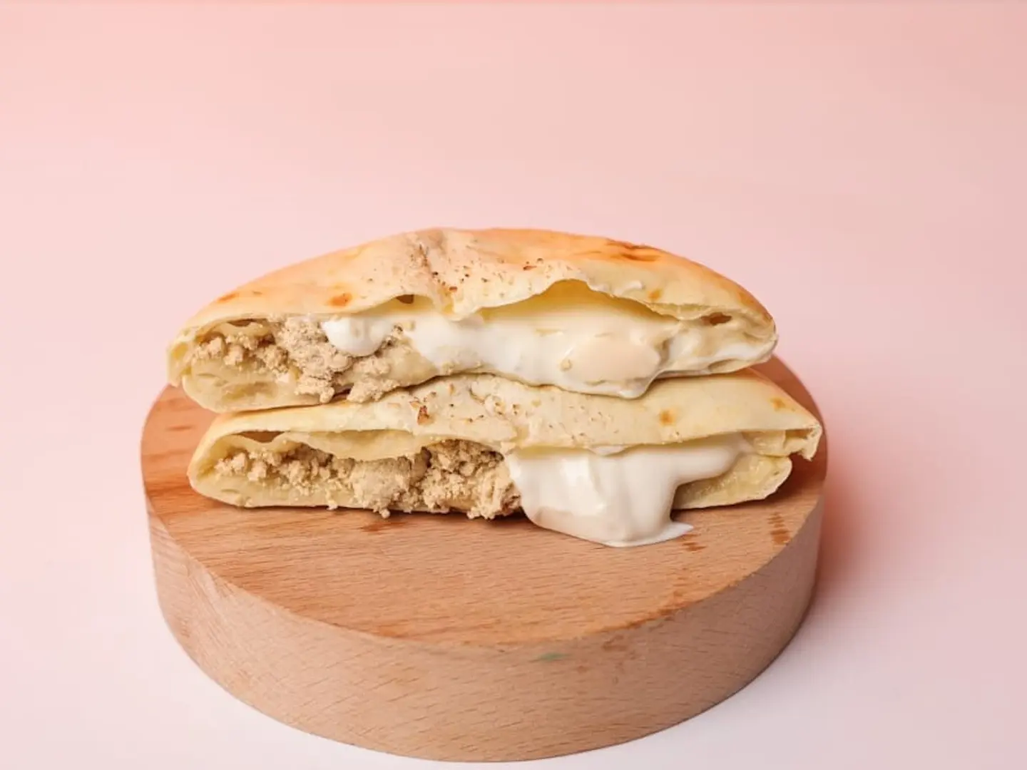 جبنة بالطحينة