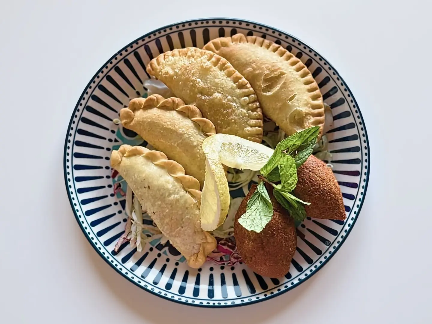 مقبلات حارة مشكل