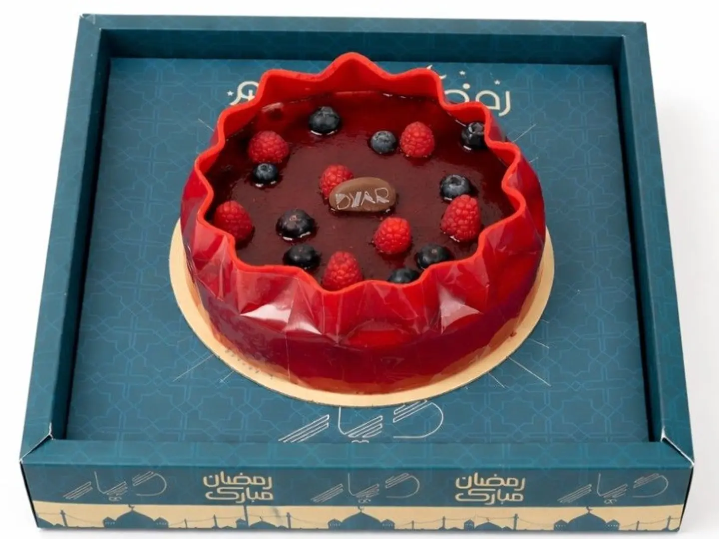 كيك توت وسط