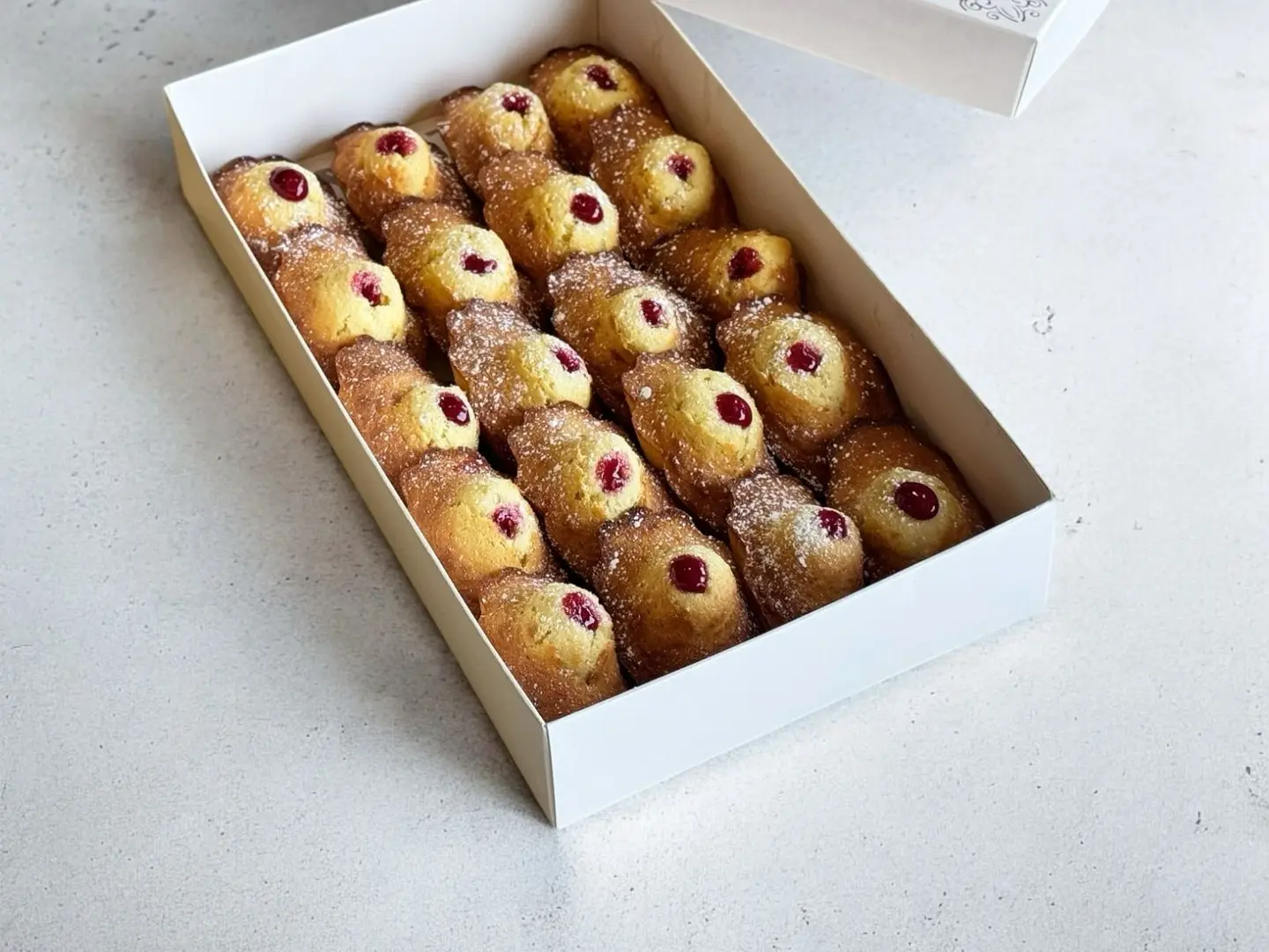 مادلين ليمون وتوت