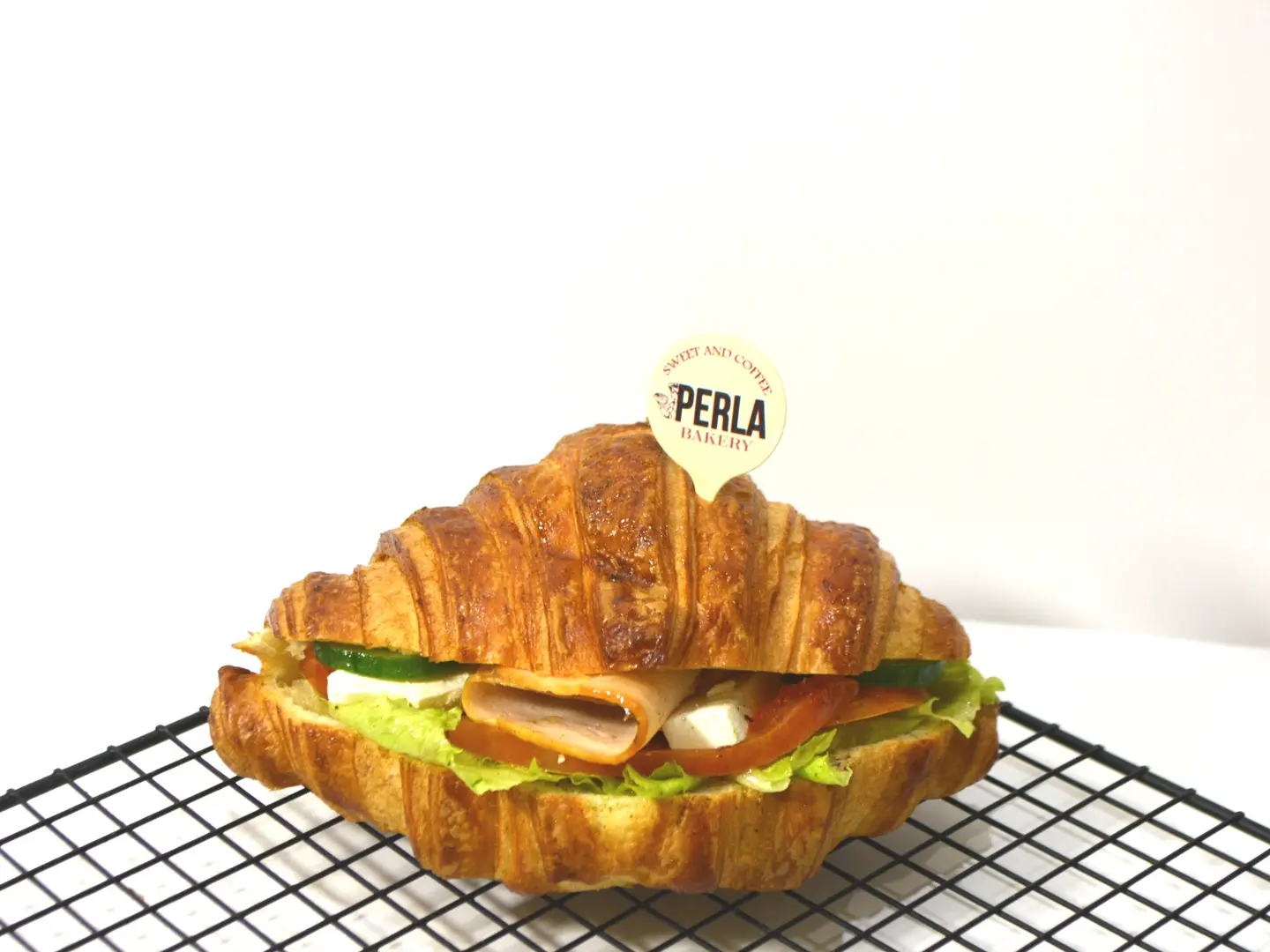 كروسون بحشوة الديك الرومى والأجبان