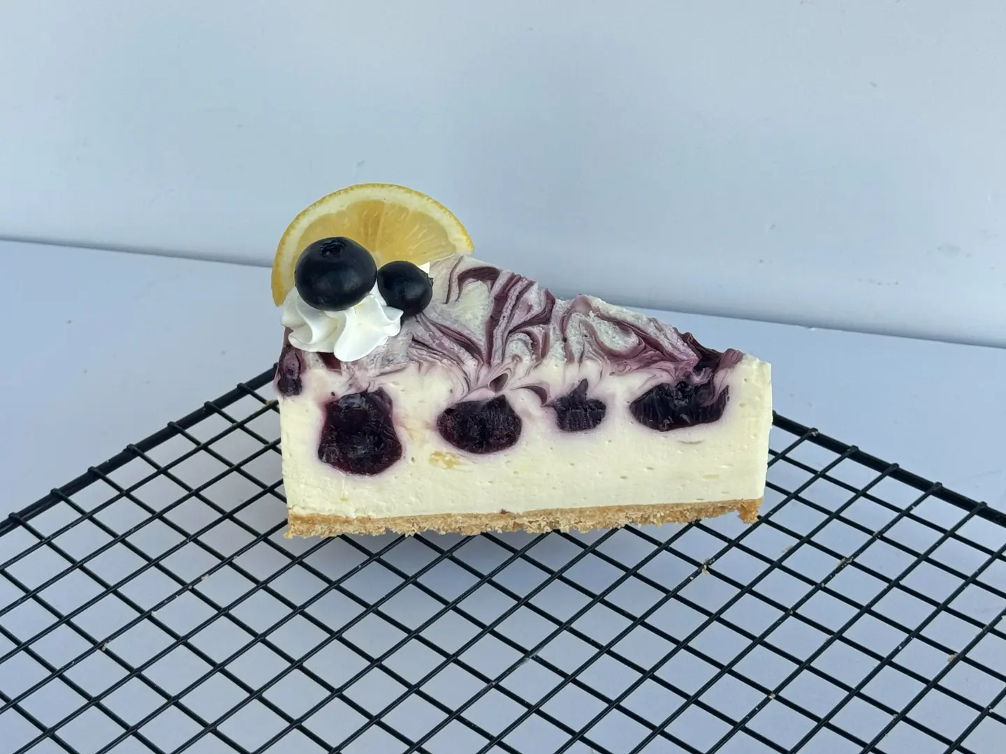 تشيز كيك ليمون وتوت