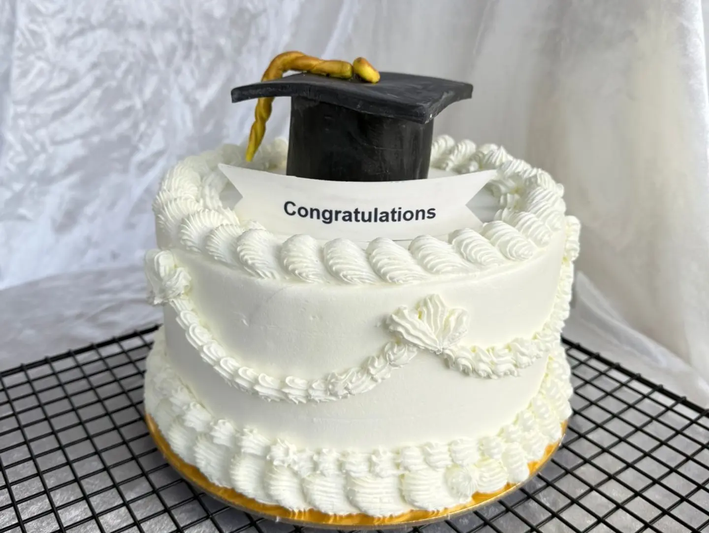 Graduation Cake - 7 Inch