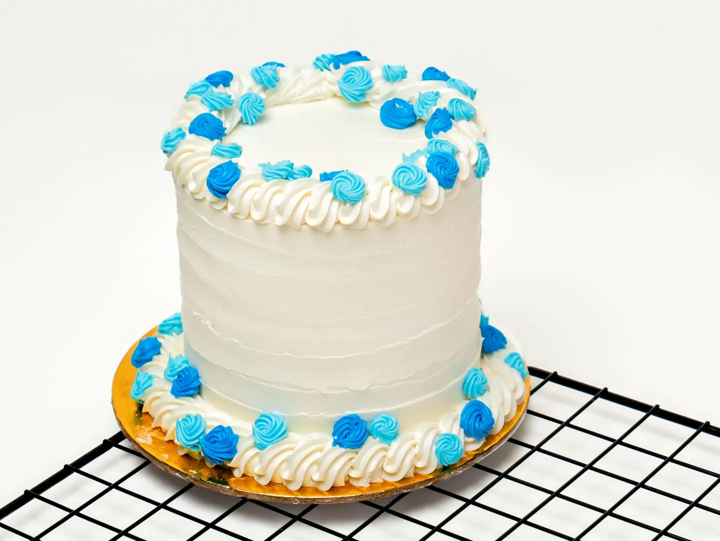 Cake With Vanilla Filling