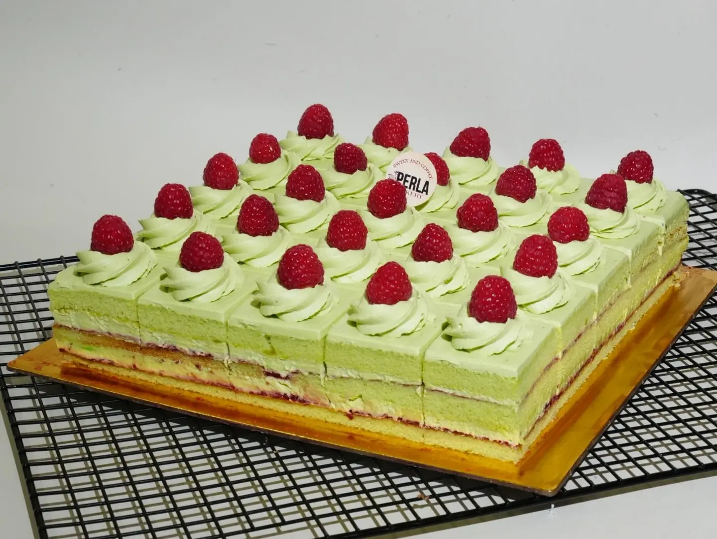 Pistachio Cake Large