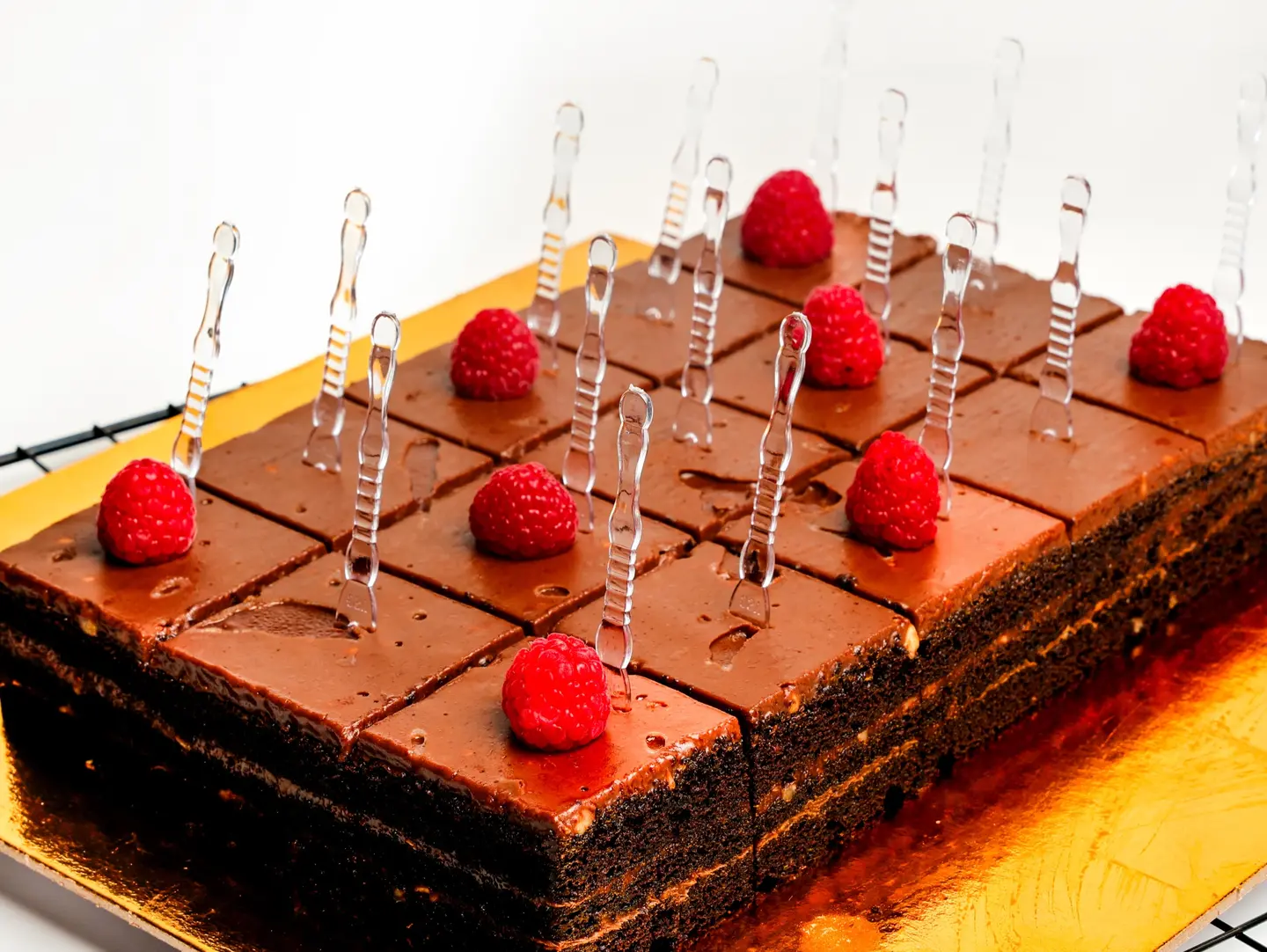 Crunchy Cake 15 Pcs
