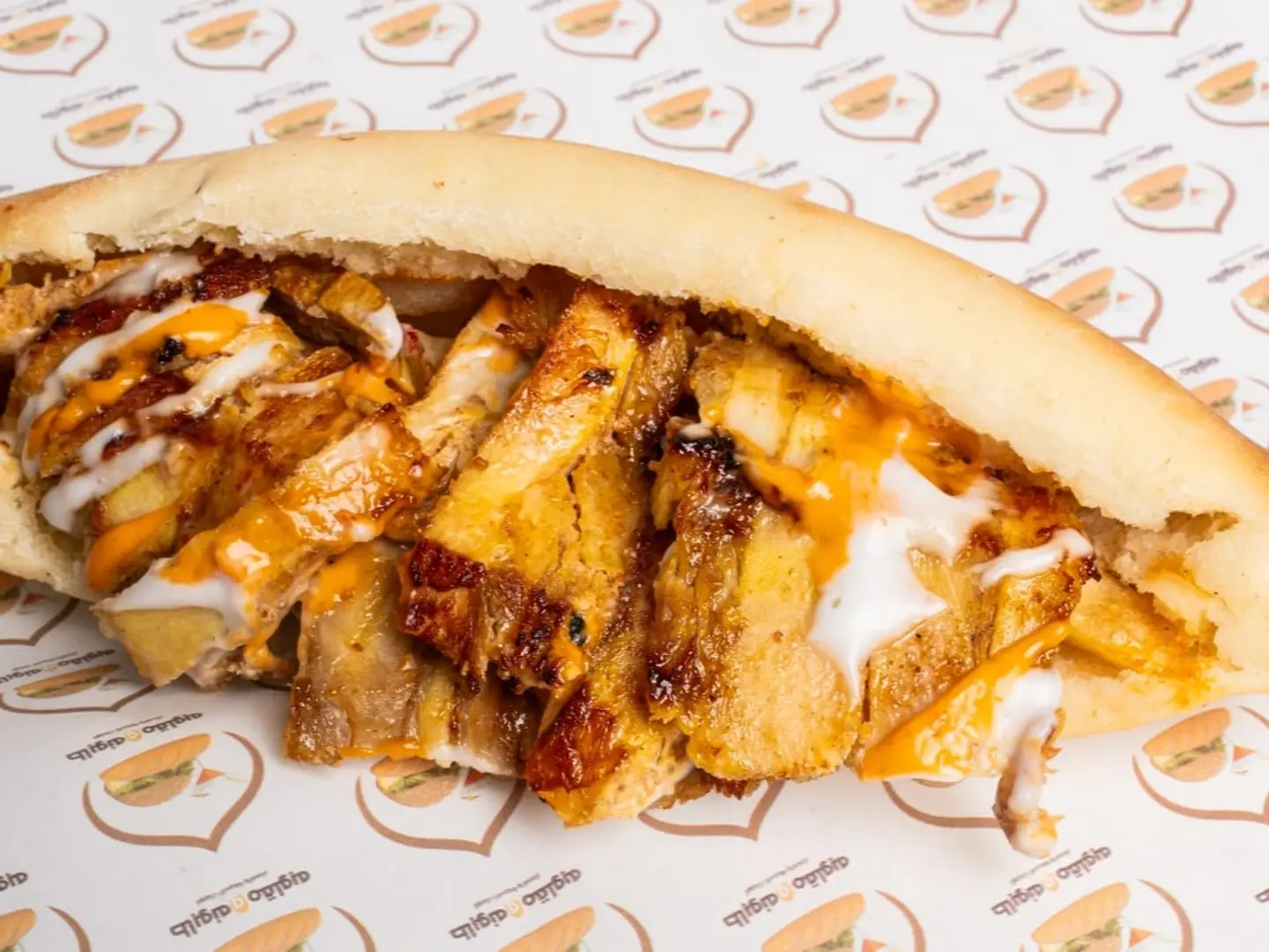 شاورما دجاج- خبز عراقى