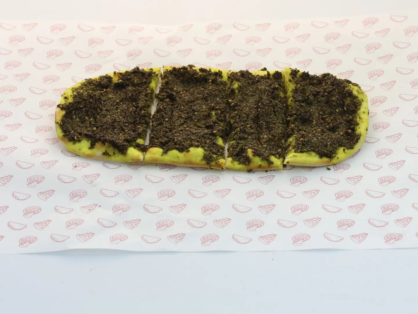 فطيرة قارب لبنة زعتر