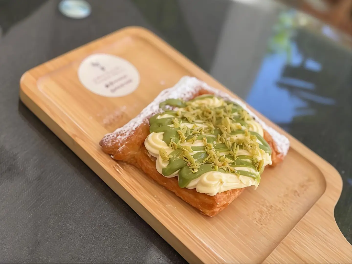 دانيش بستاشيو