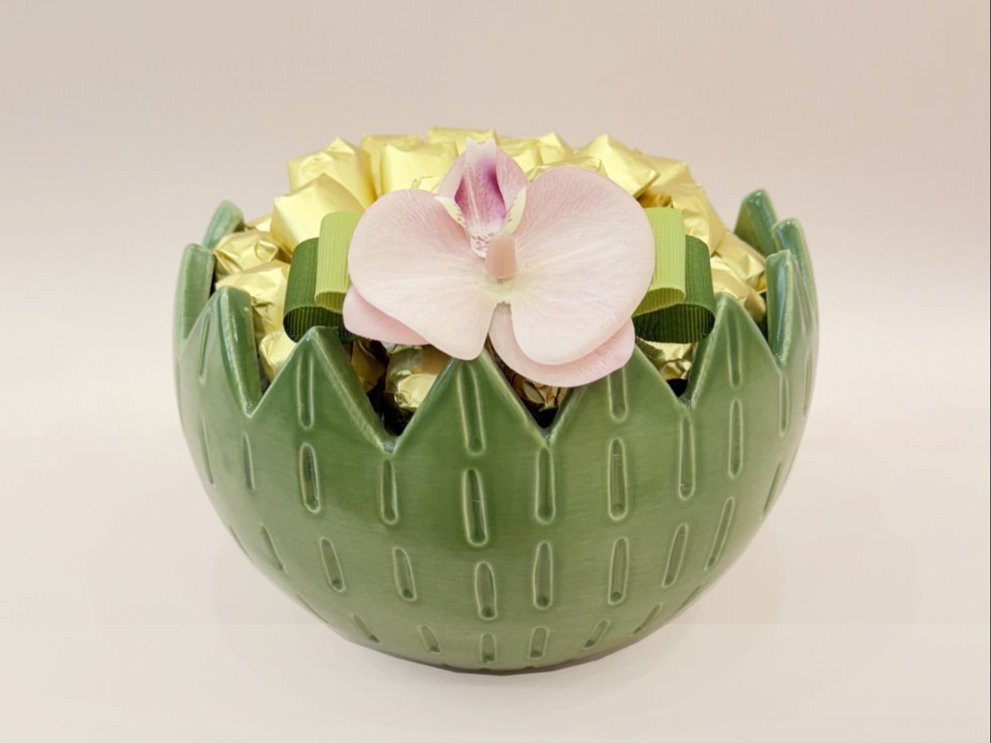 Elegant Vase In Green