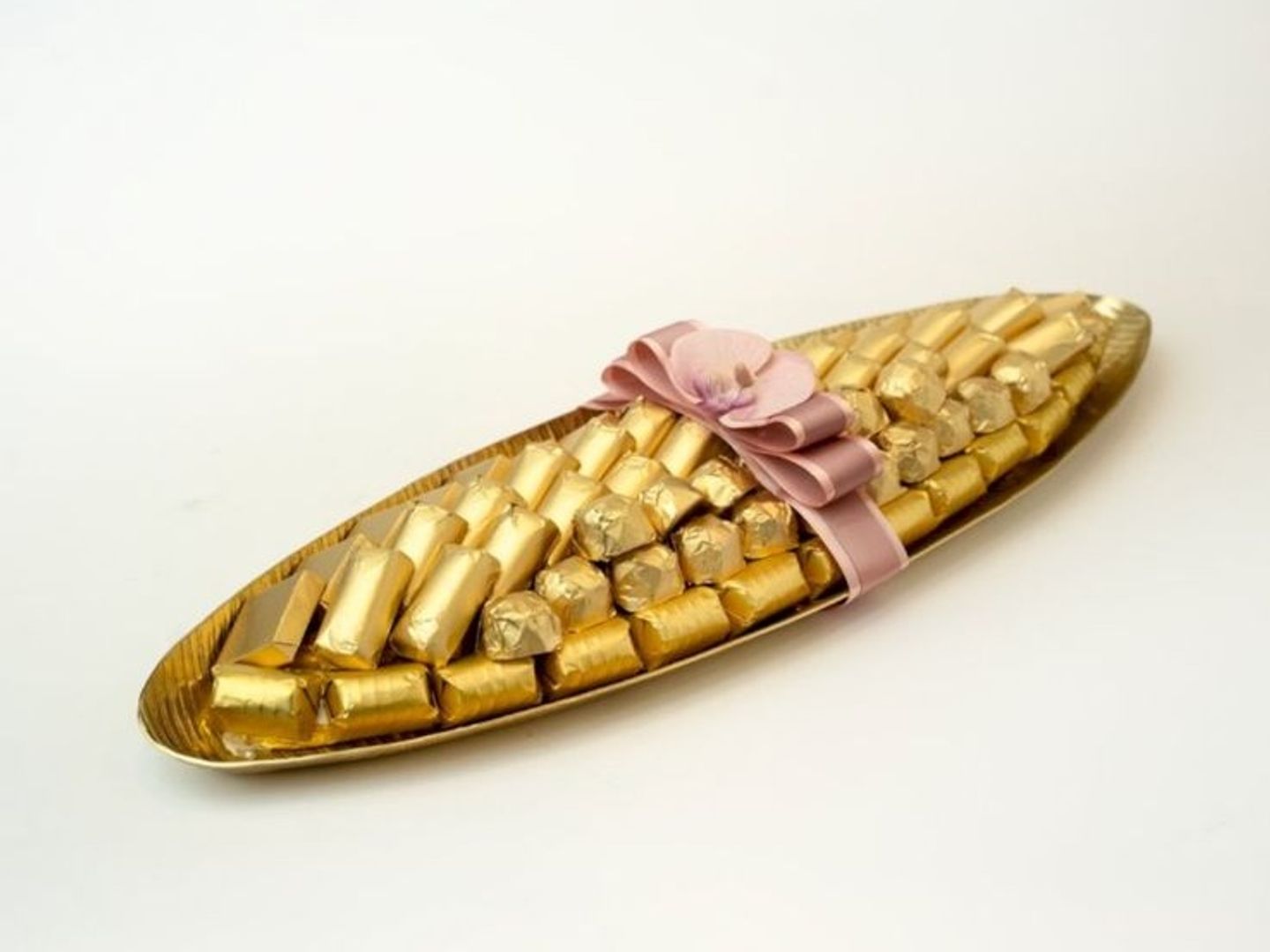 Lumov Gold Plate With The Touch Of Roses