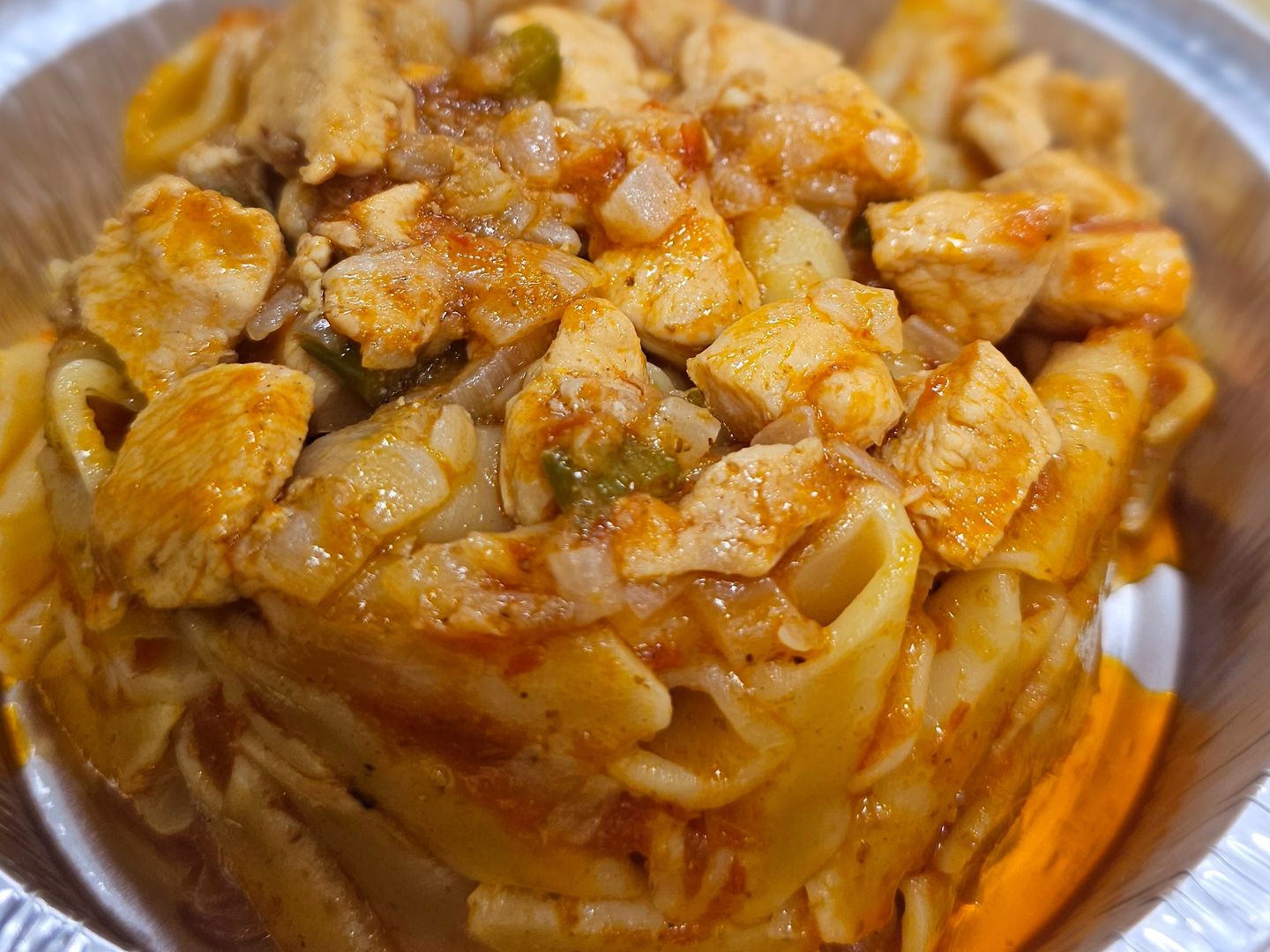 طاجن مكرونه بالدجاج