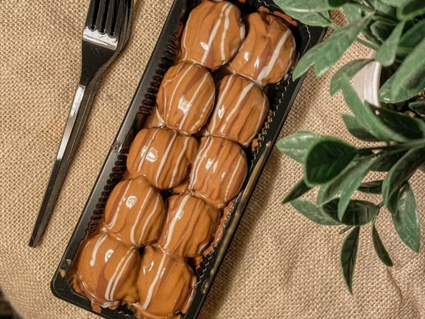 بانكيك نوتيلا ولوتس مكس وسط 15 حبة