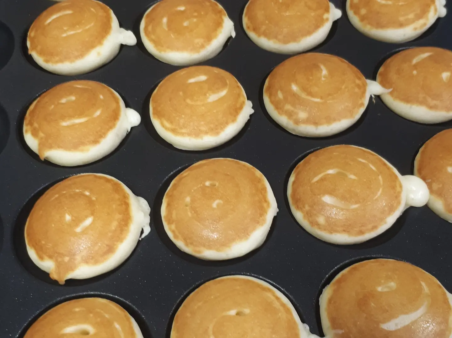 بانكيك لوتس وسط 15 حبة