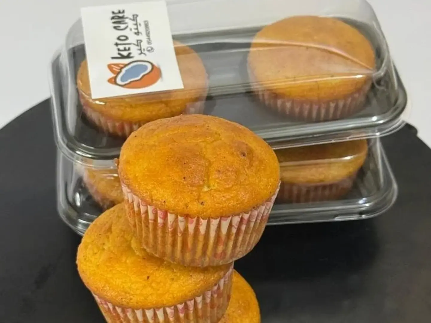 2 Keto Cinnamon Cupcakes