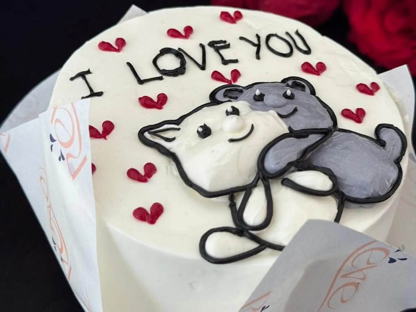 كعكة عيد الحب حجمان صغيران