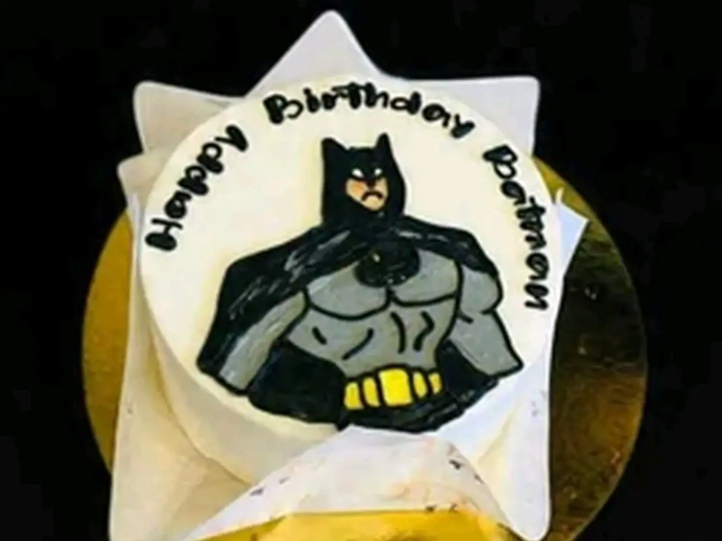 كعكة عيد ميلاد باتمان حجمان صغيران