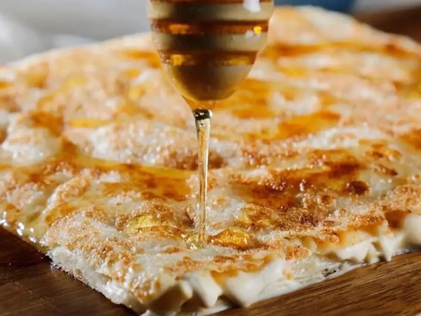 مطبق لبنة وعسل