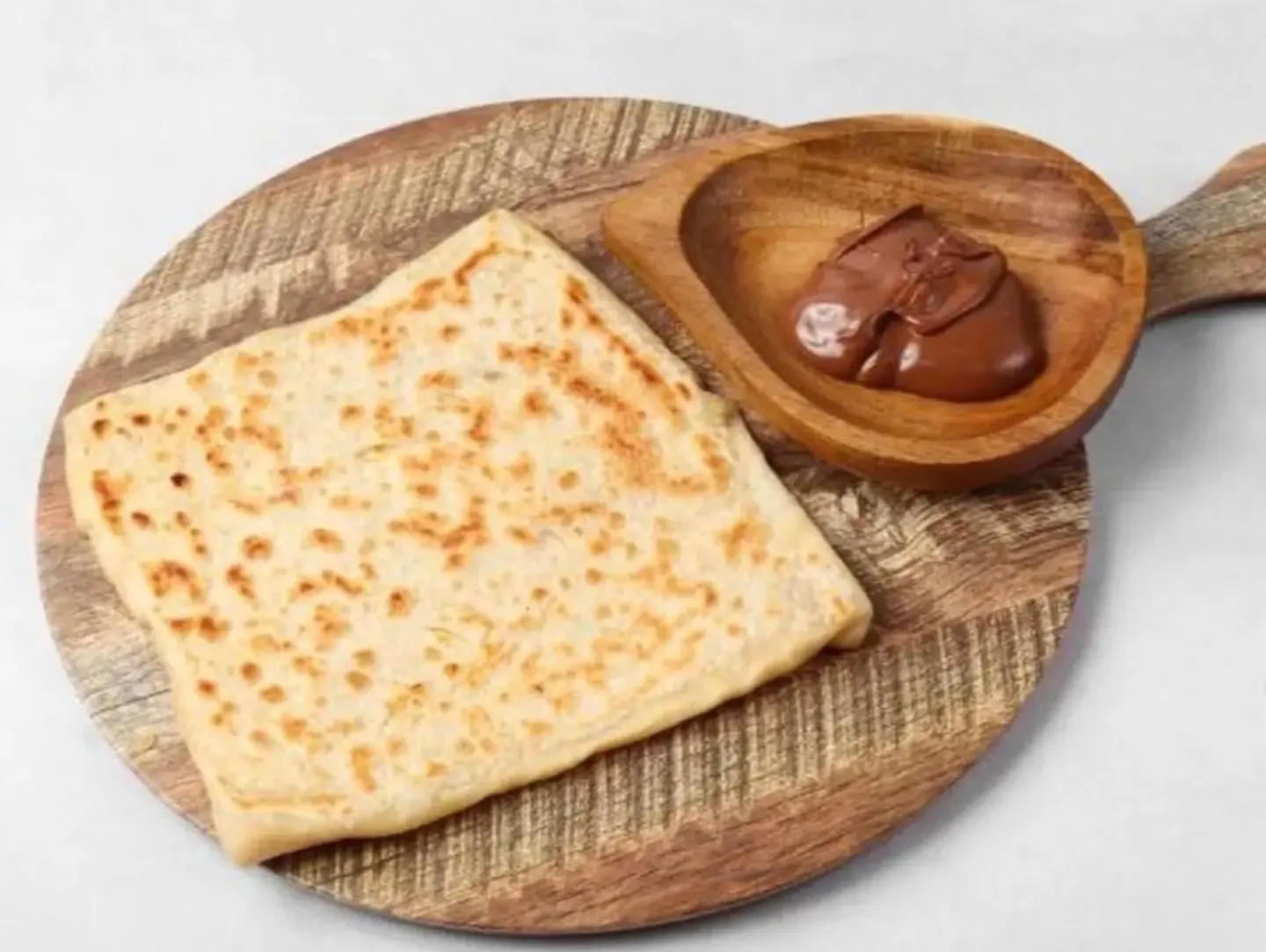 مطبق بالنيوتيلا
