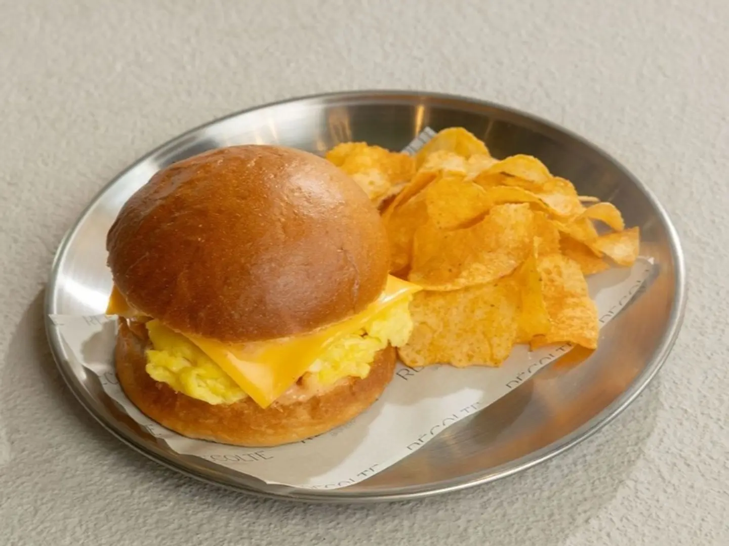 بن البيض بالجبنة