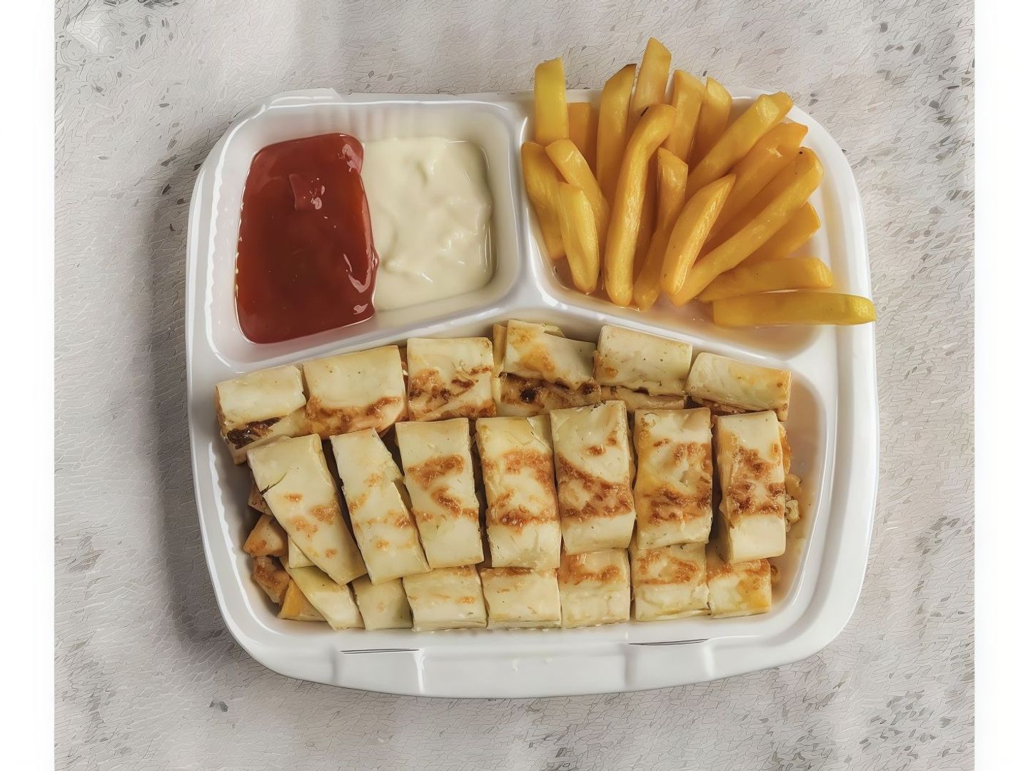 صحن عربي كبير بالجبنة