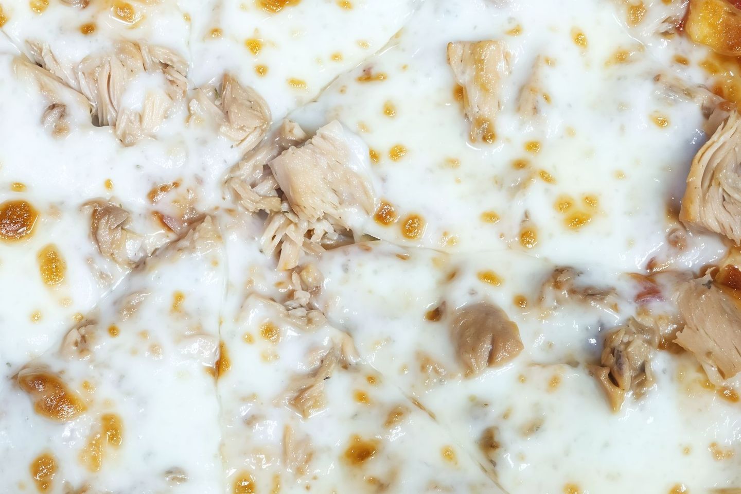 Tuna Pizza - Medium