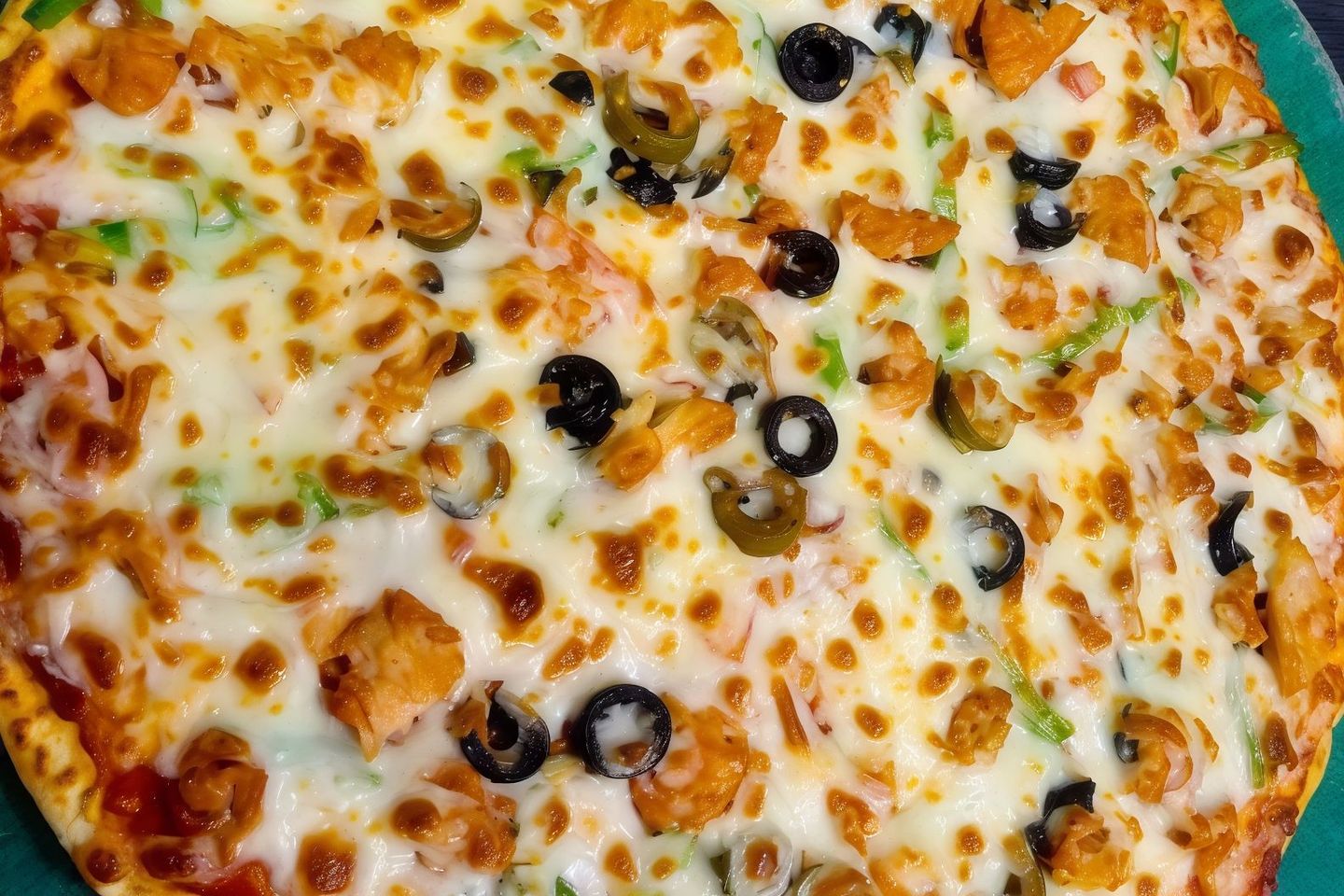 Vegetable With Chicken Pizza - Large